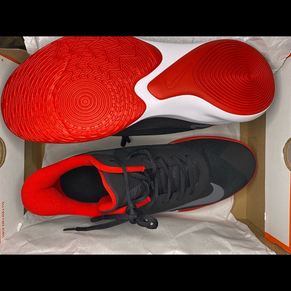 Nike Precision IV Basketball Shoe - Picture 3 of 6